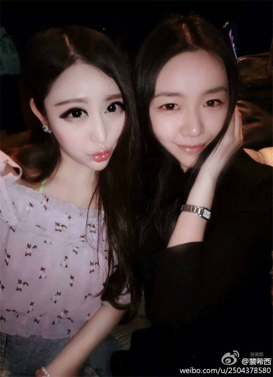 裴希西- 性感小美女酥胸自拍图片_8