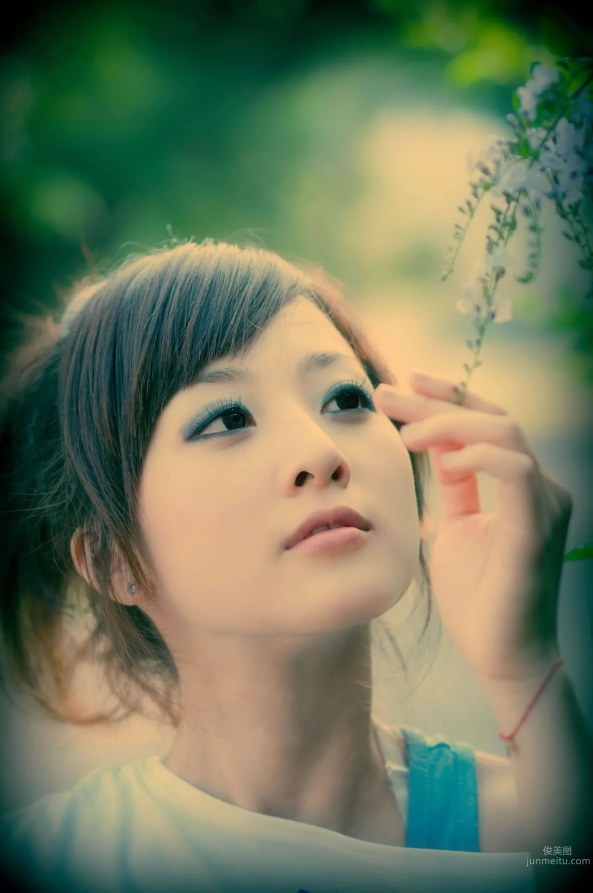 张凯洁- 台湾清纯美女果子MM@陽明山美軍宿舍 (一）_0
