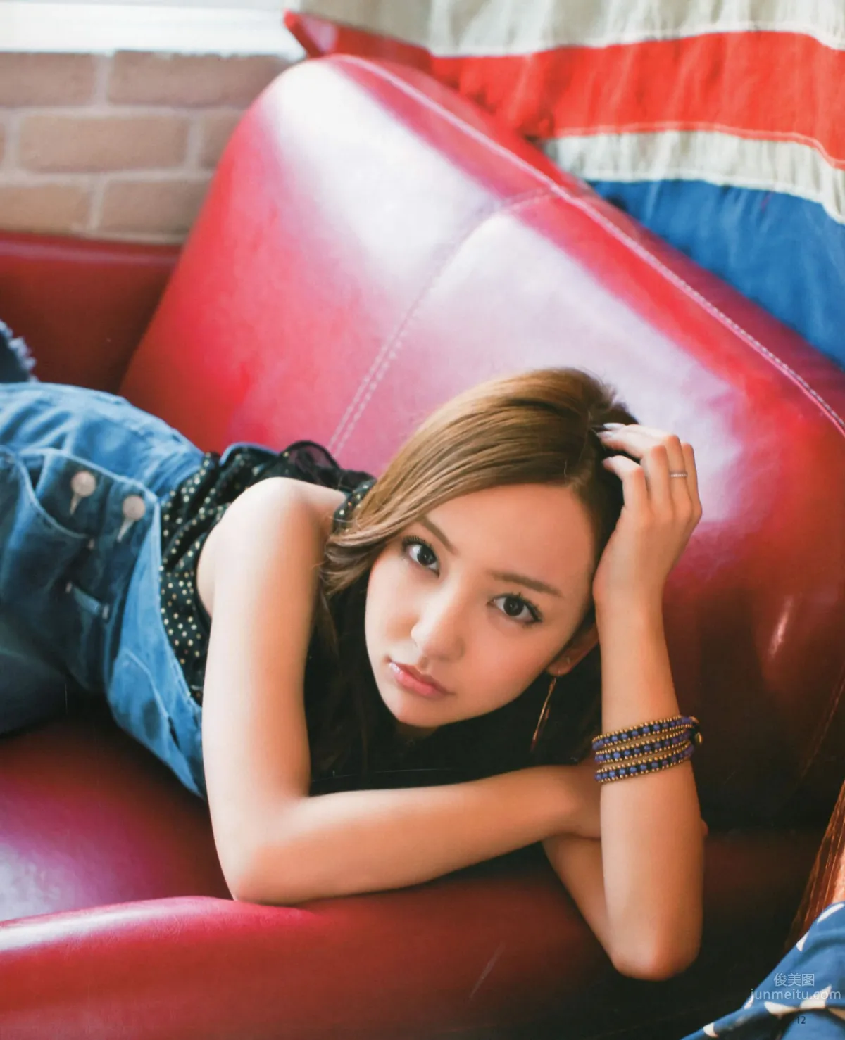 [Bomb Magazine] 2012 No.04 板野友美 松井咲子 佐藤すみれ DiVA 石原里美 中村靜香 篠崎愛 佐佐木優佳里_9