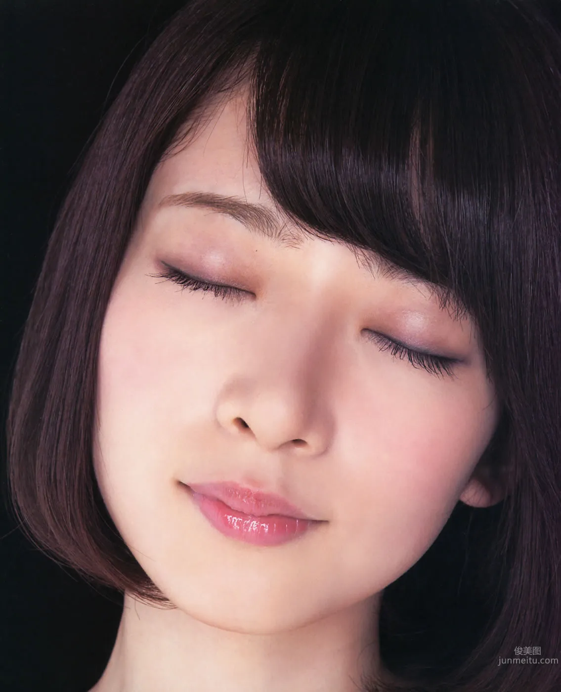 [Bomb Magazine] 2014年05月号 西野七瀬 白石麻衣 生駒裡奈 橋本奈々未 堀 未央奈 渡辺美優紀 白間美瑠 14