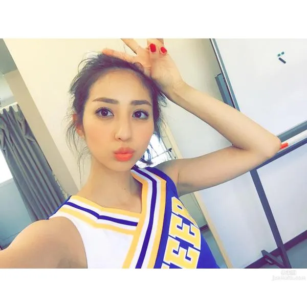 堀田茜- 美腳模特私房照 11