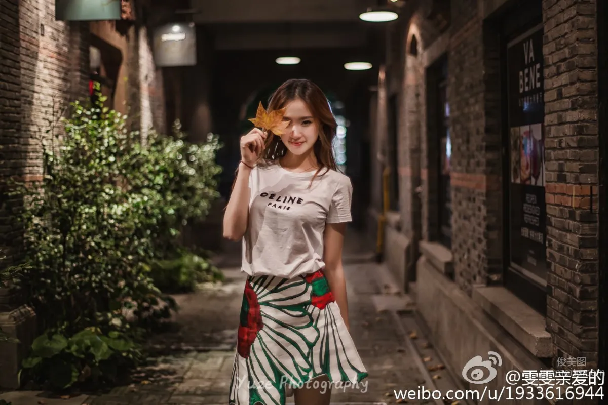 吳麗雯- 氣質車模私房照 21