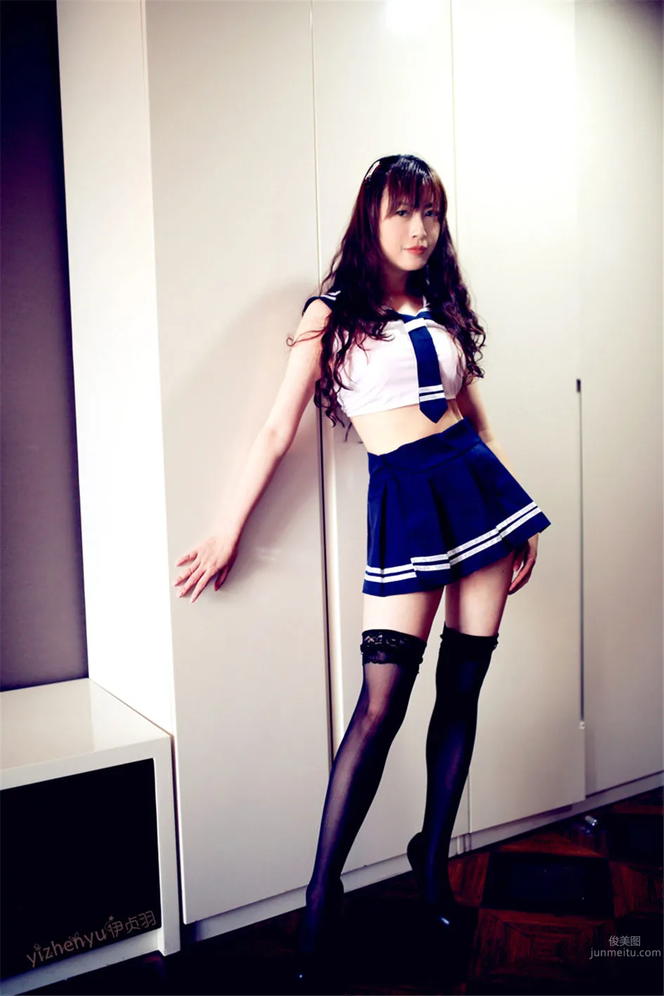 伊貞羽 - 腿模水手服制服絲襪寫真 2