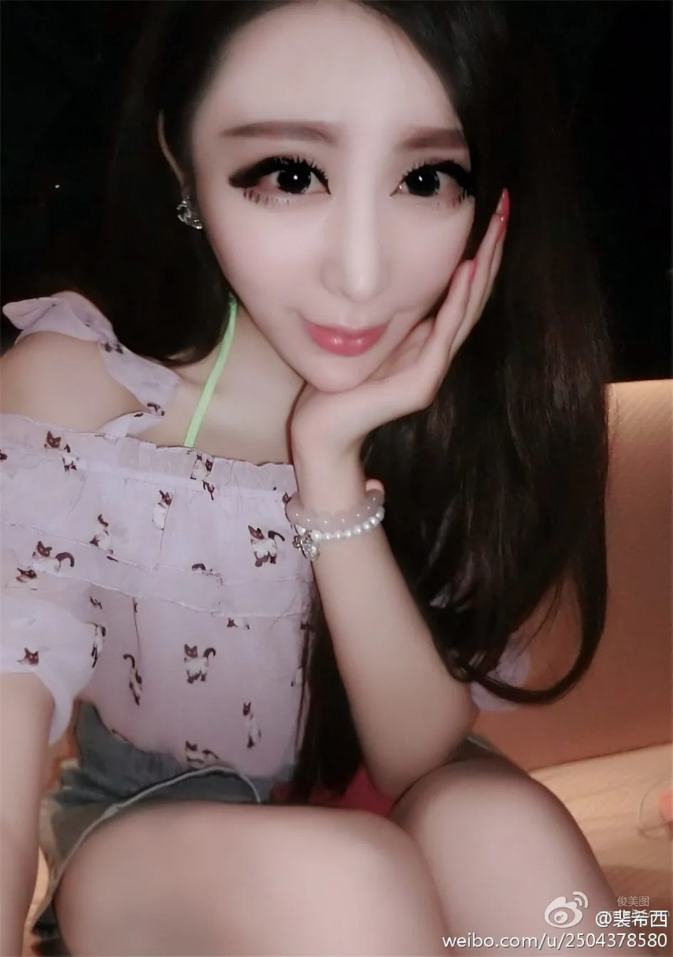 裴希西- 性感小美女酥胸自拍圖片 9