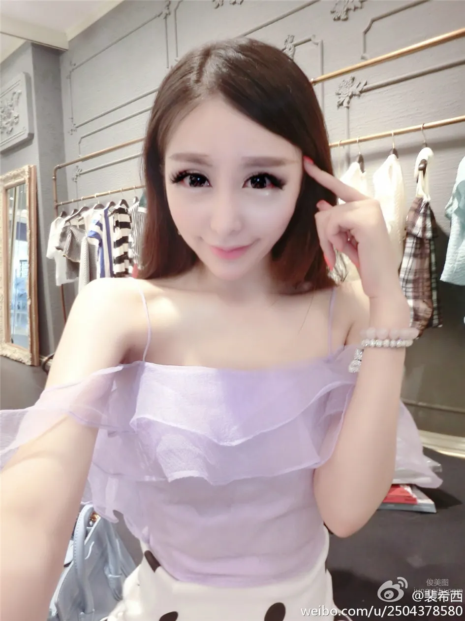 裴希西- 性感小美女酥胸自拍圖片 37