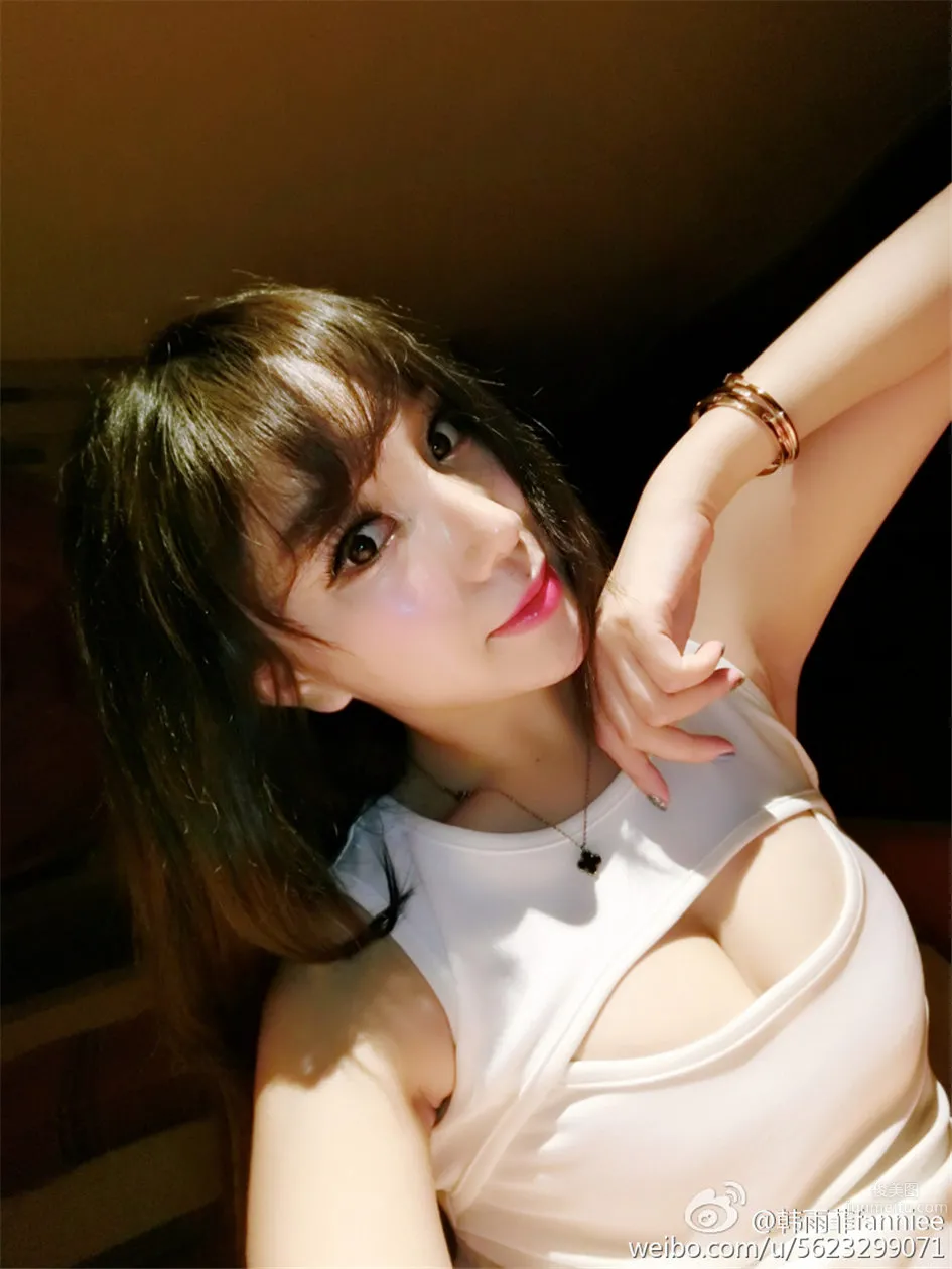 韩雨菲fanniee- 平面模特性感个性写真图片_0