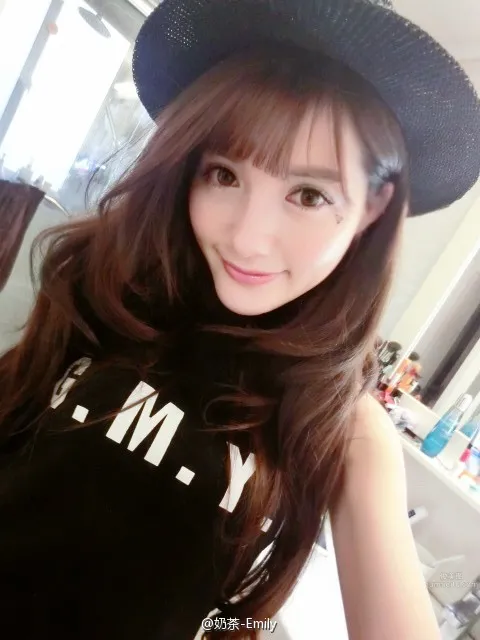 奶茶Emily- 甜美正妹私房照 15