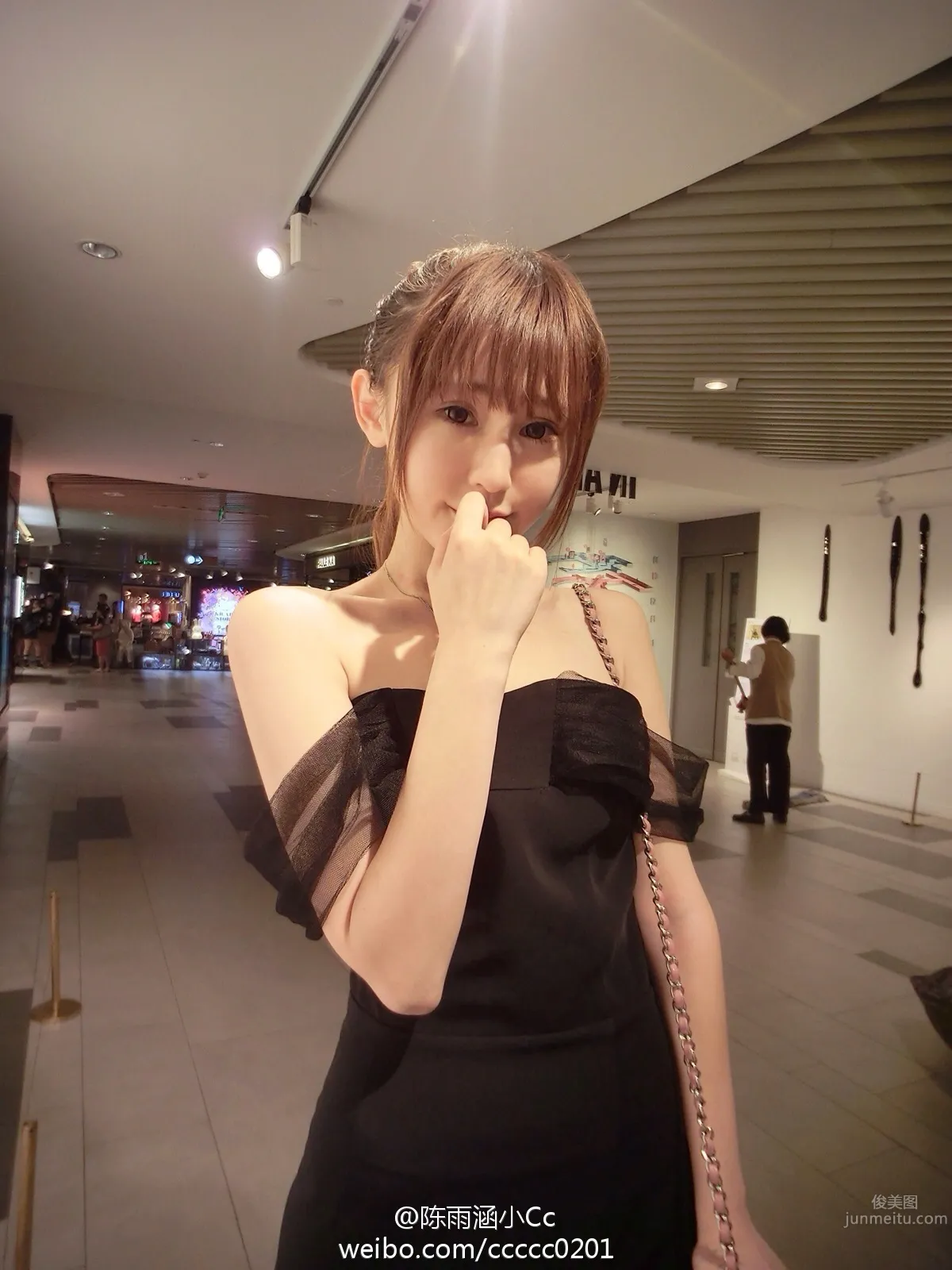 陳雨涵Cc- 胸器逼人的美女私房照 22