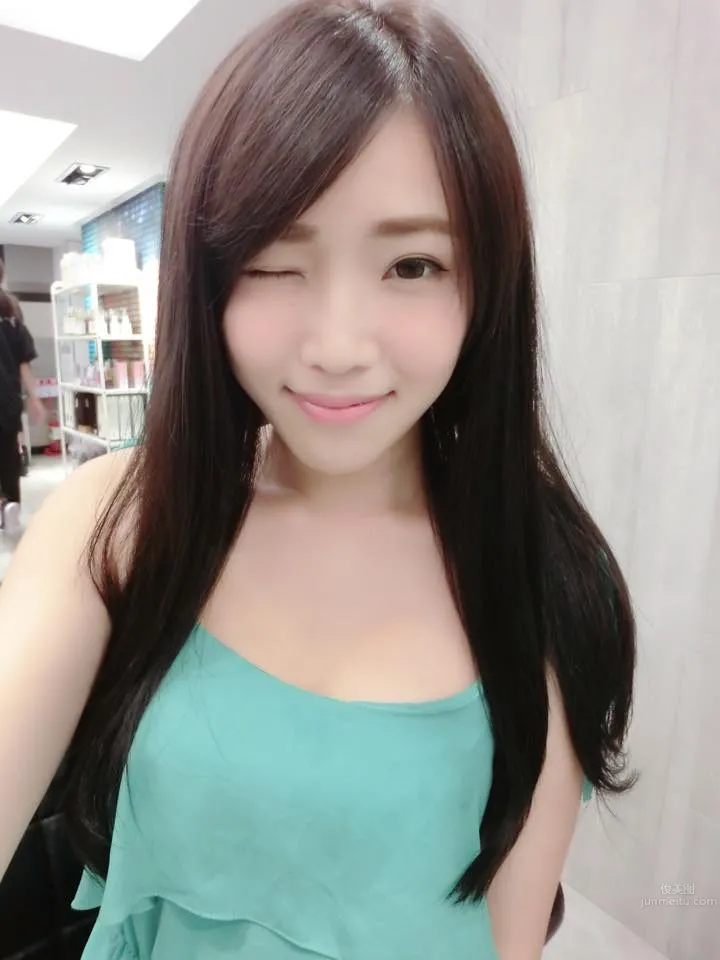 許薇安Vivi- 俏麗美女可愛私房照 21