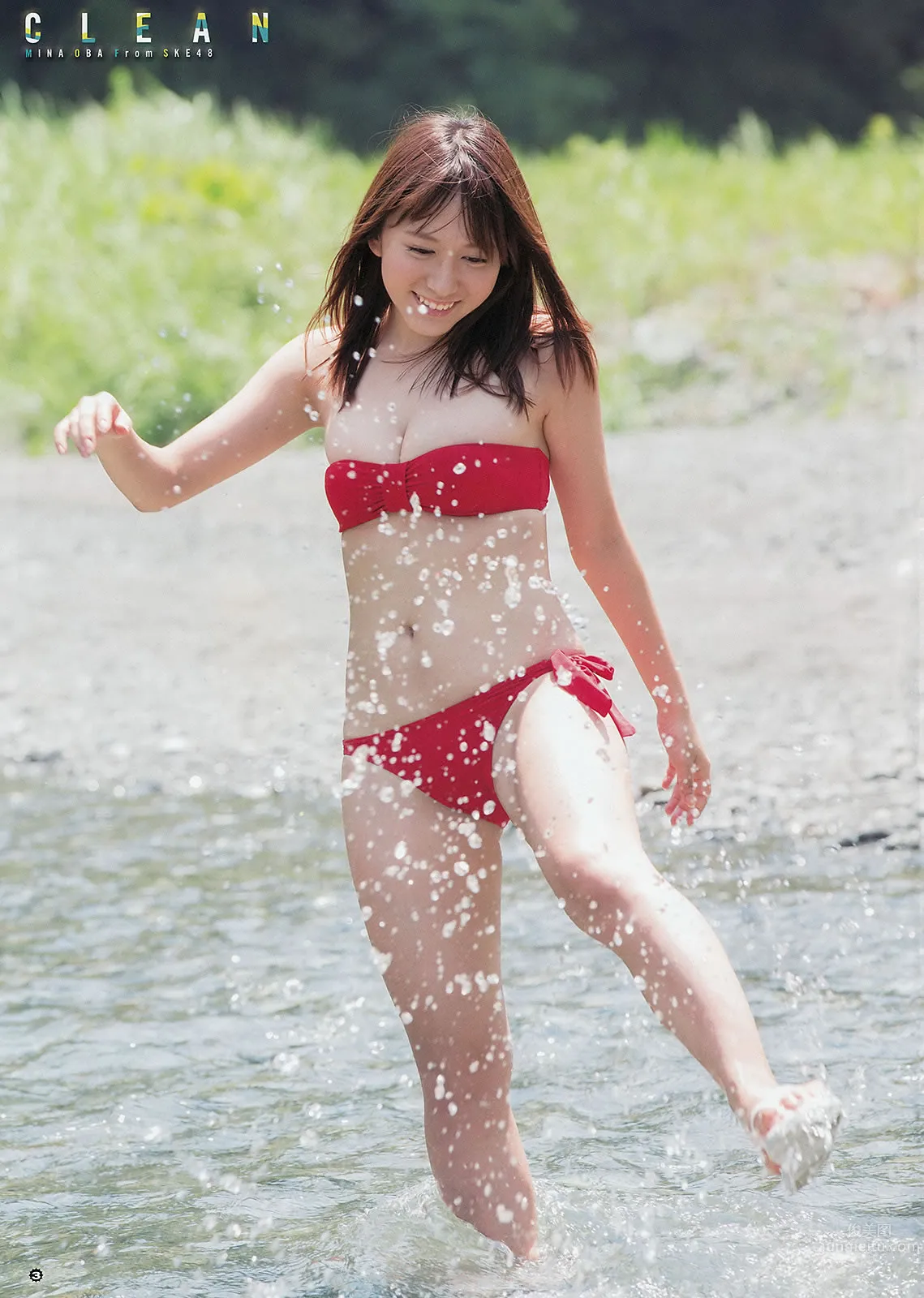 [Young Gangan] 2015 No.18-19 大場美奈 京佳 譜久村聖 夏江紘実 葉月ゆめ 森川彩香 8