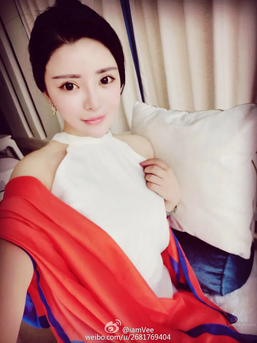 霓梓心iamVee- 白嫩養眼的乖巧妹子 2