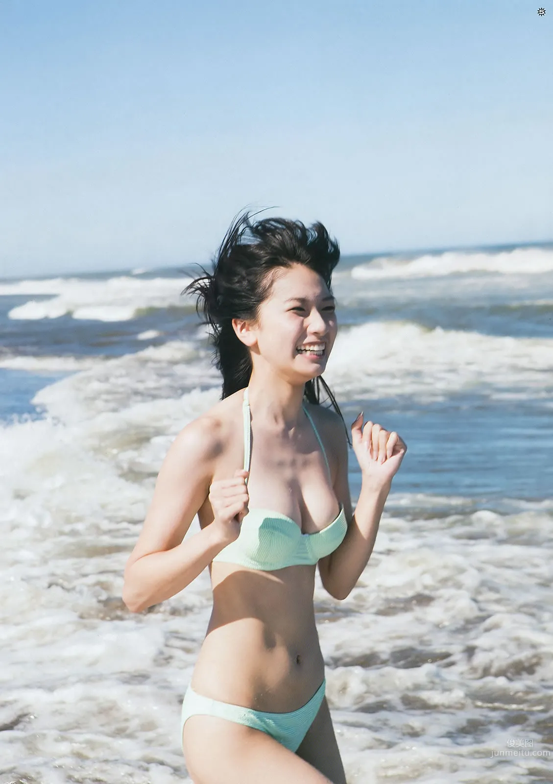 [Young Gangan] 2015 No.18-19 大場美奈 京佳 譜久村聖 夏江紘実 葉月ゆめ 森川彩香 34