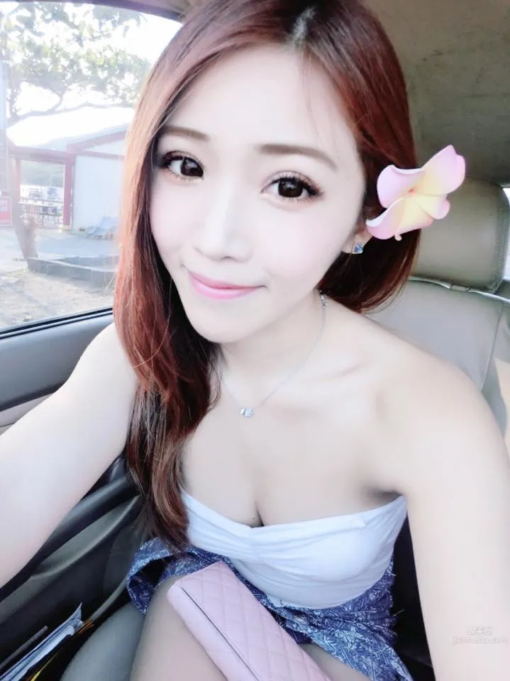 許薇安Vivi- 俏麗美女可愛私房照 15
