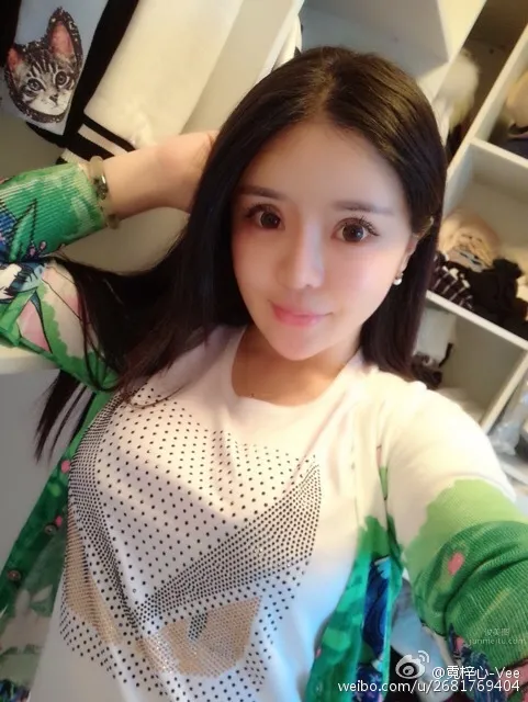 霓梓心iamVee- 白嫩養眼的乖巧妹子 6