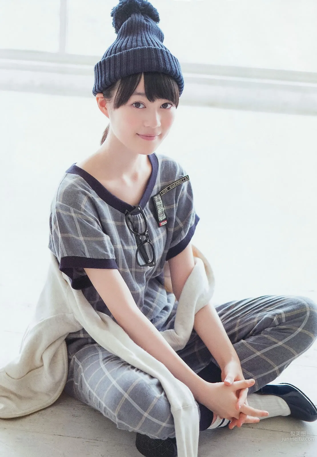 [Weekly Big Comic Spirits] 2014 No.42-45 新井恵理那 中世古麻衣 生田絵梨花 美馬憐子 21