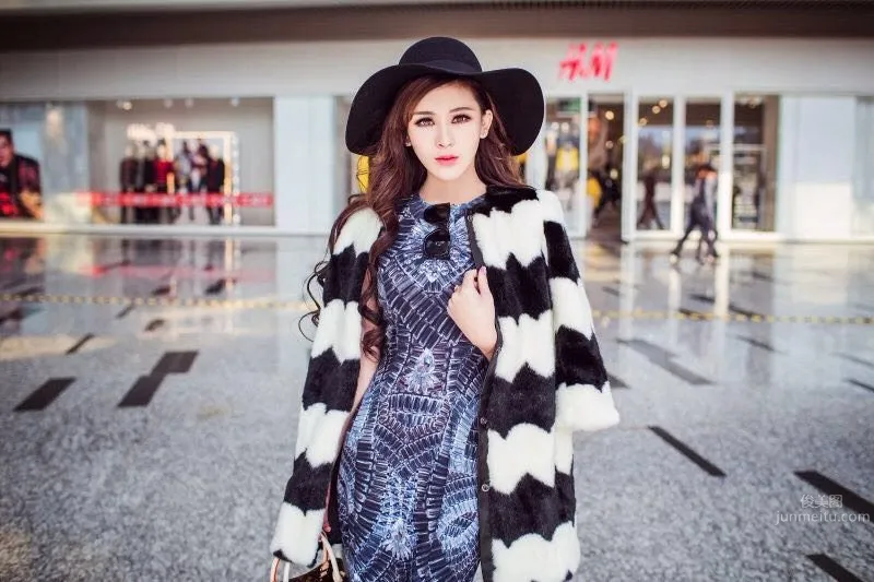 唐嘉倪- 时尚女王街拍写真_4