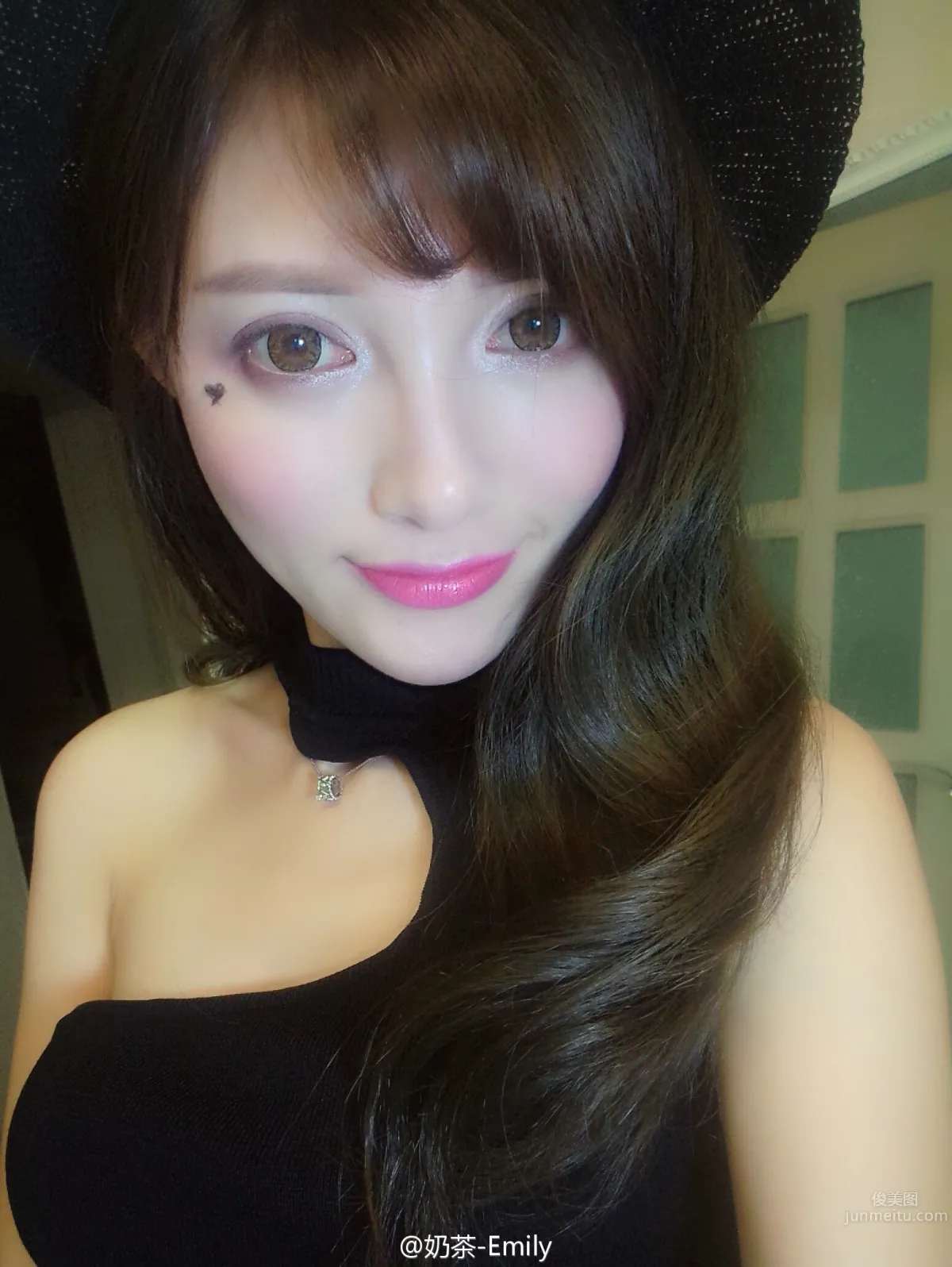 奶茶Emily- 甜美正妹私房照 17