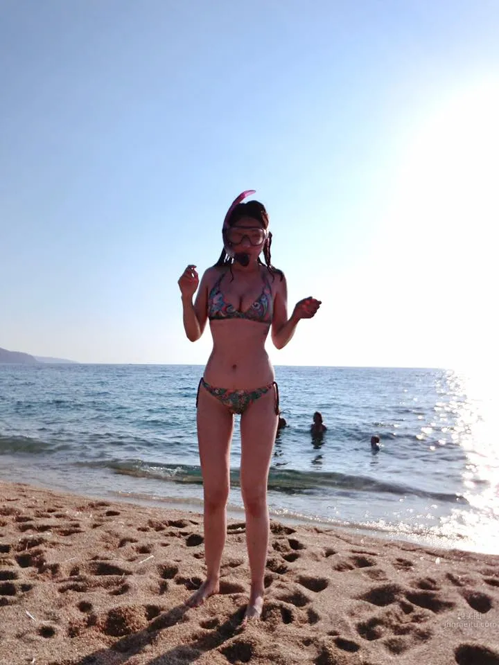 Maribel Witwicky- 脸书网比基尼照片_13