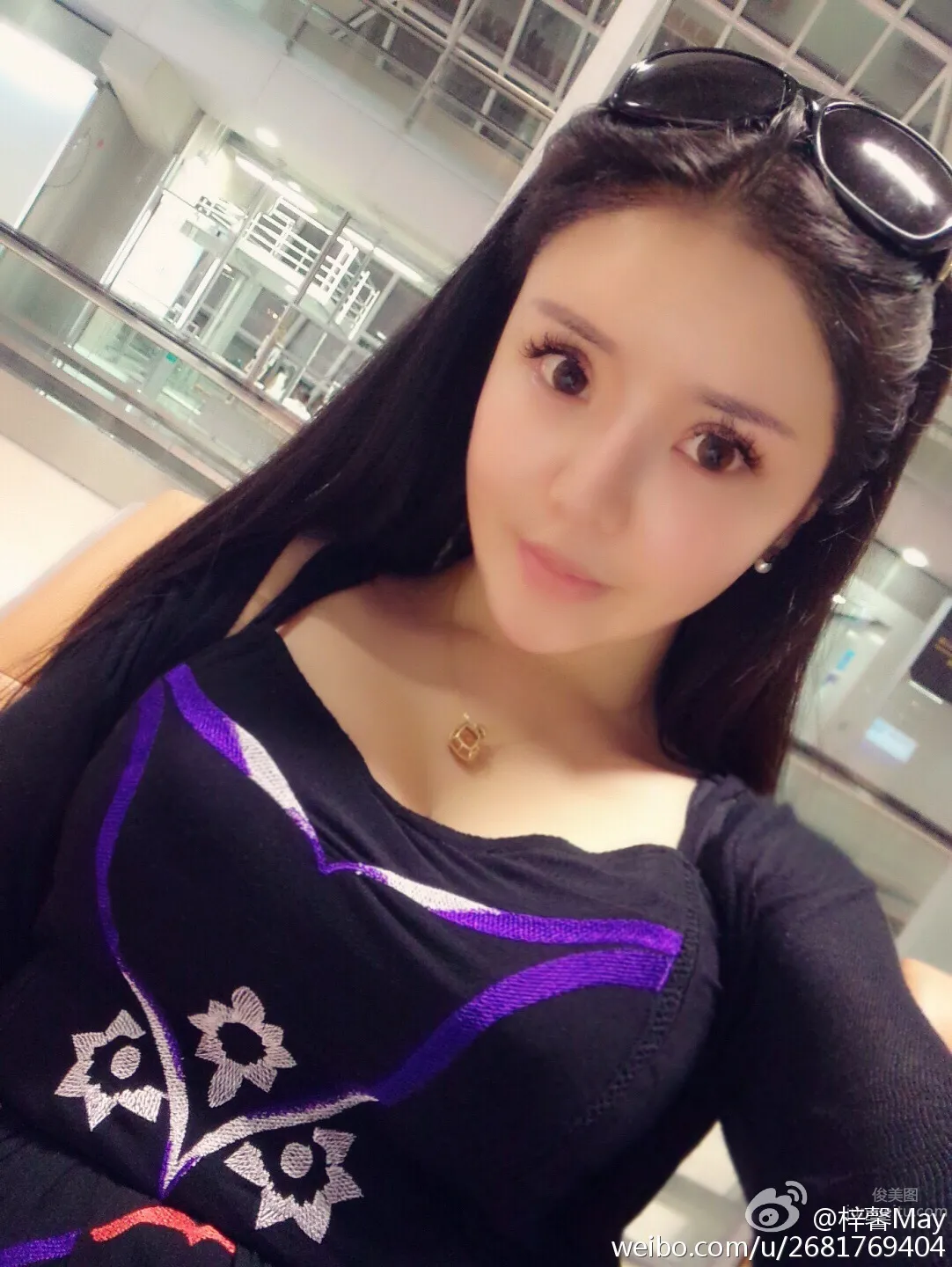 霓梓心iamVee- 白嫩養眼的乖巧妹子 11