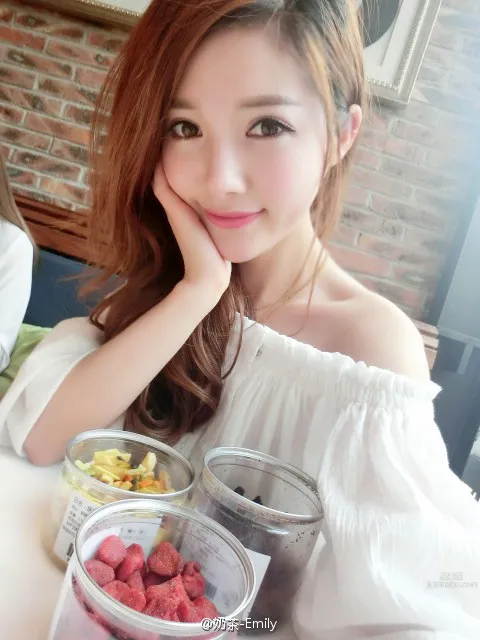 奶茶Emily- 甜美正妹私房照 7