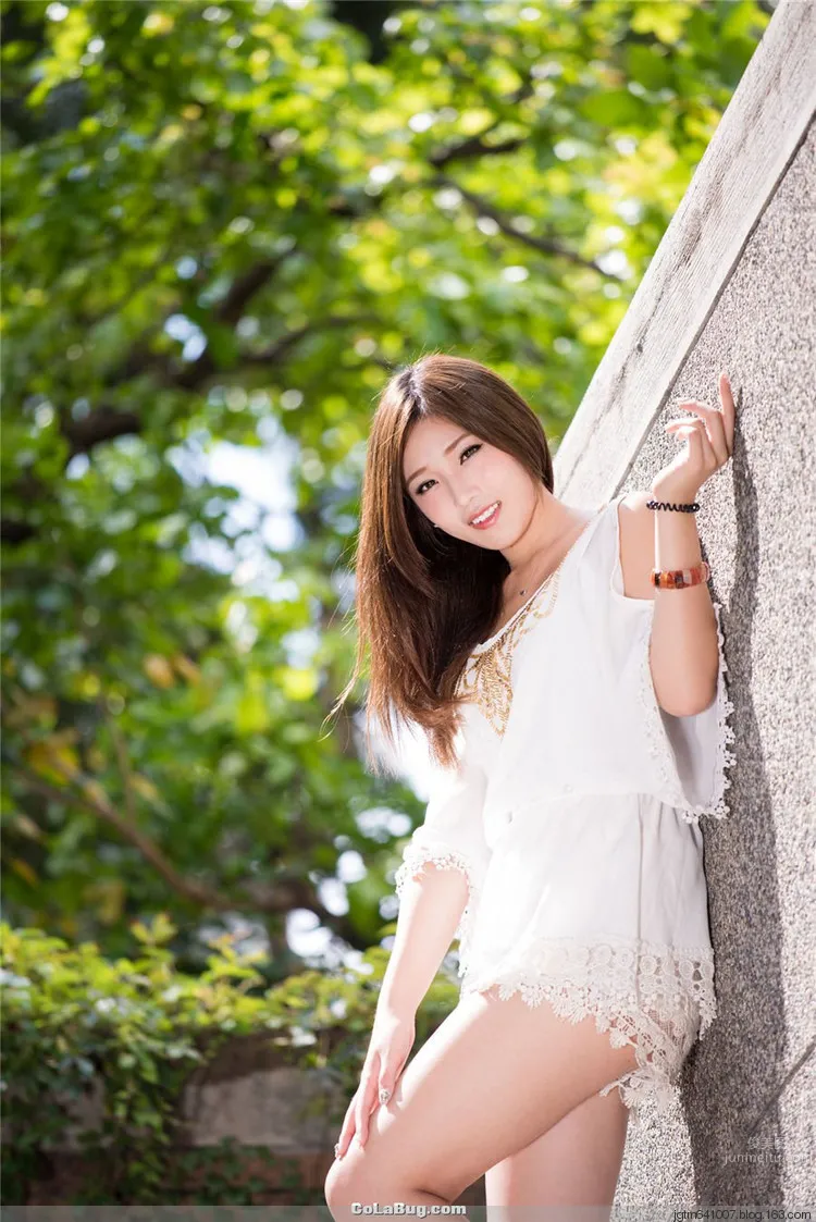 許薇安Vivi- 性感外拍圖片特輯 21