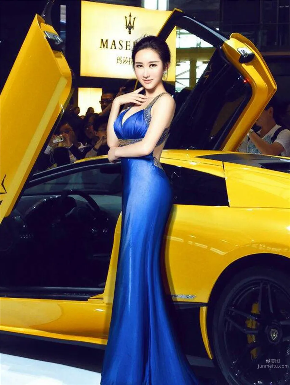 孔含冰- 氣質非凡車模誘人性感寫真 35