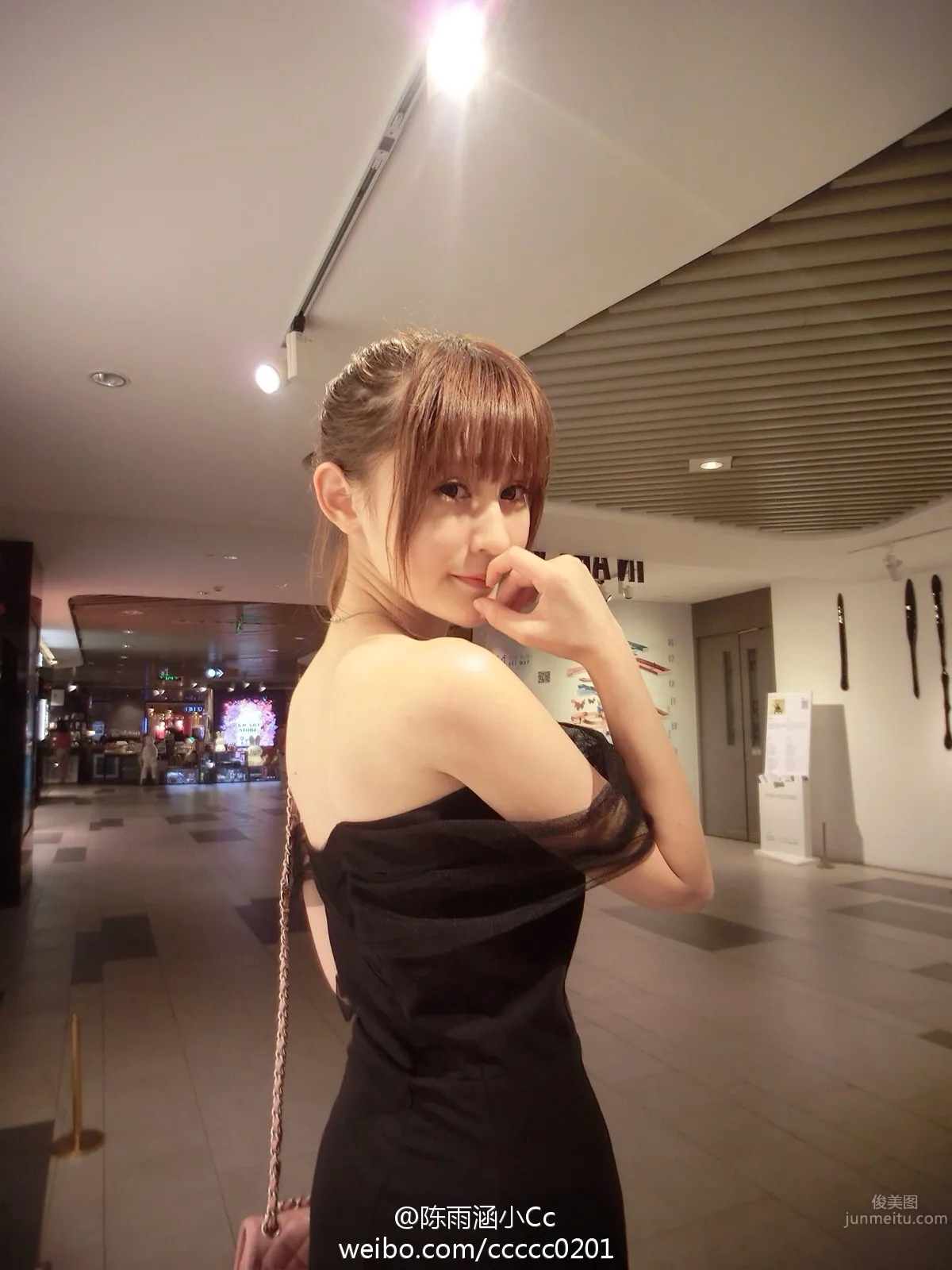 陳雨涵Cc- 胸器逼人的美女私房照 23