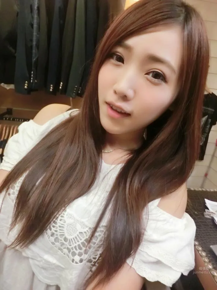 許薇安Vivi- 俏麗美女可愛私房照 16