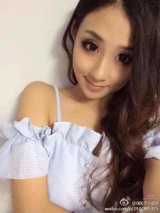 0瘋子小姐0- 微博養眼私房照 18