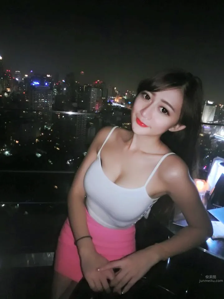 溫蒂(謝宜妏)- 淡江D奶比基尼美圖 1
