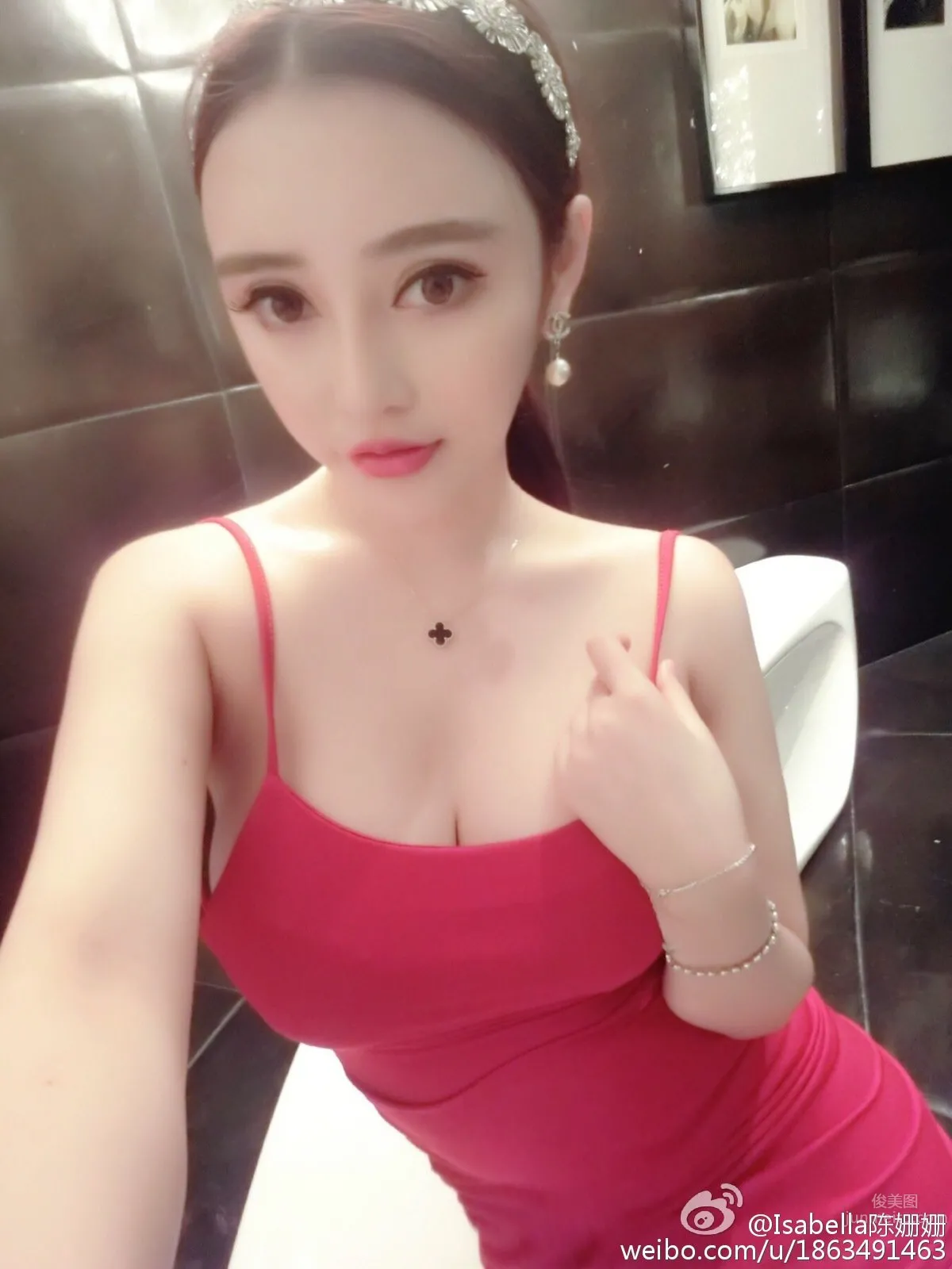 Isabella陳姗姗- 家居妩媚私房照 23