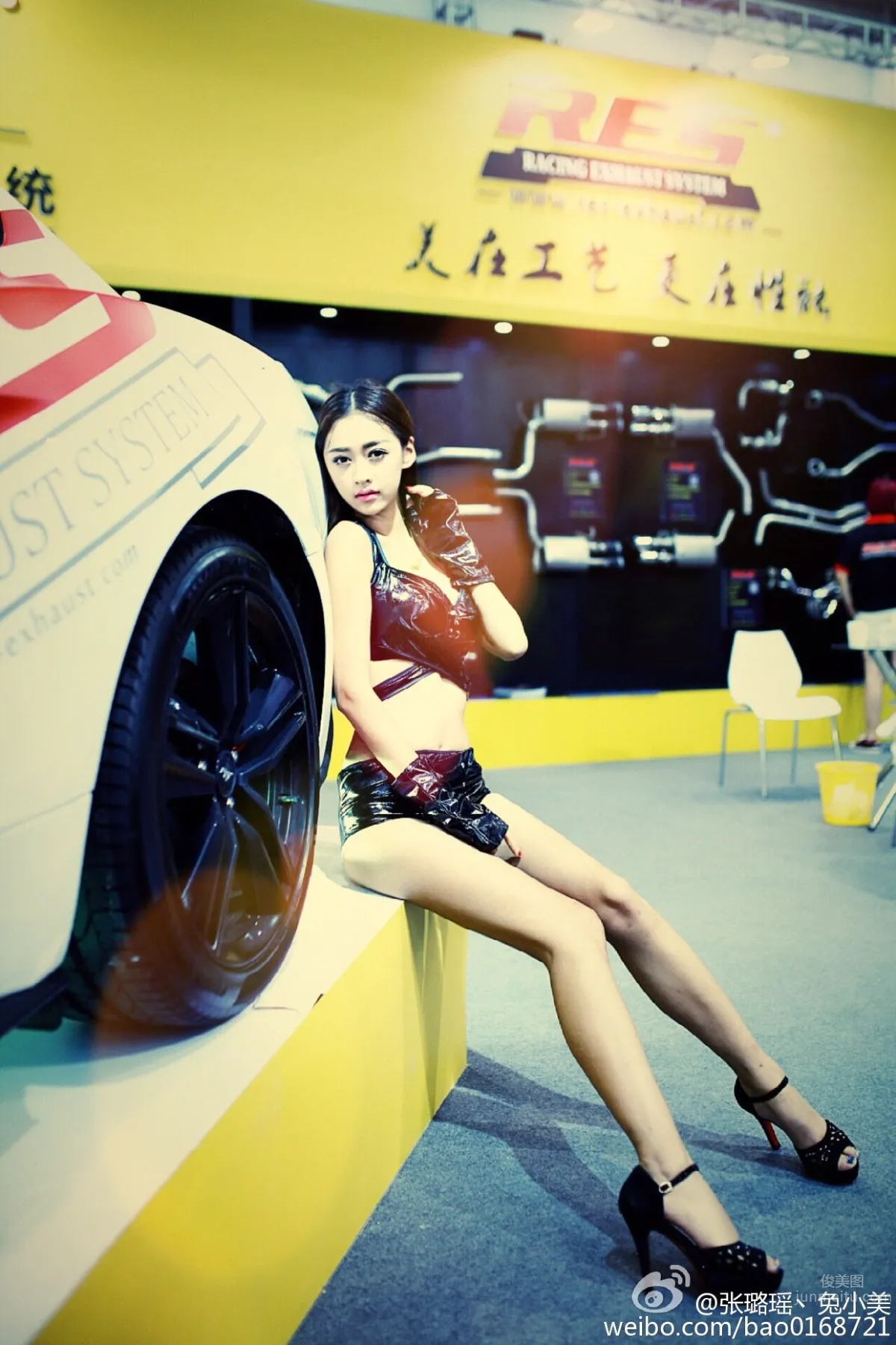 兔小美(張璐瑤)- 最美事業線的汽車模特 28
