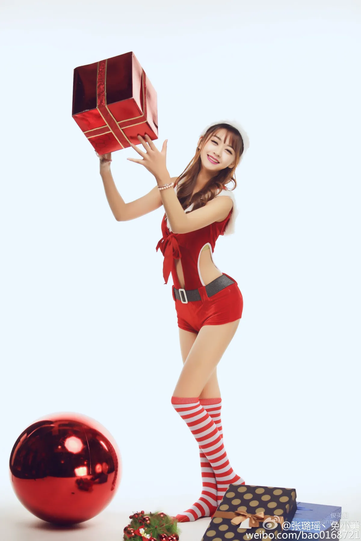 兔小美(張璐瑤)- 最美事業線的汽車模特 15