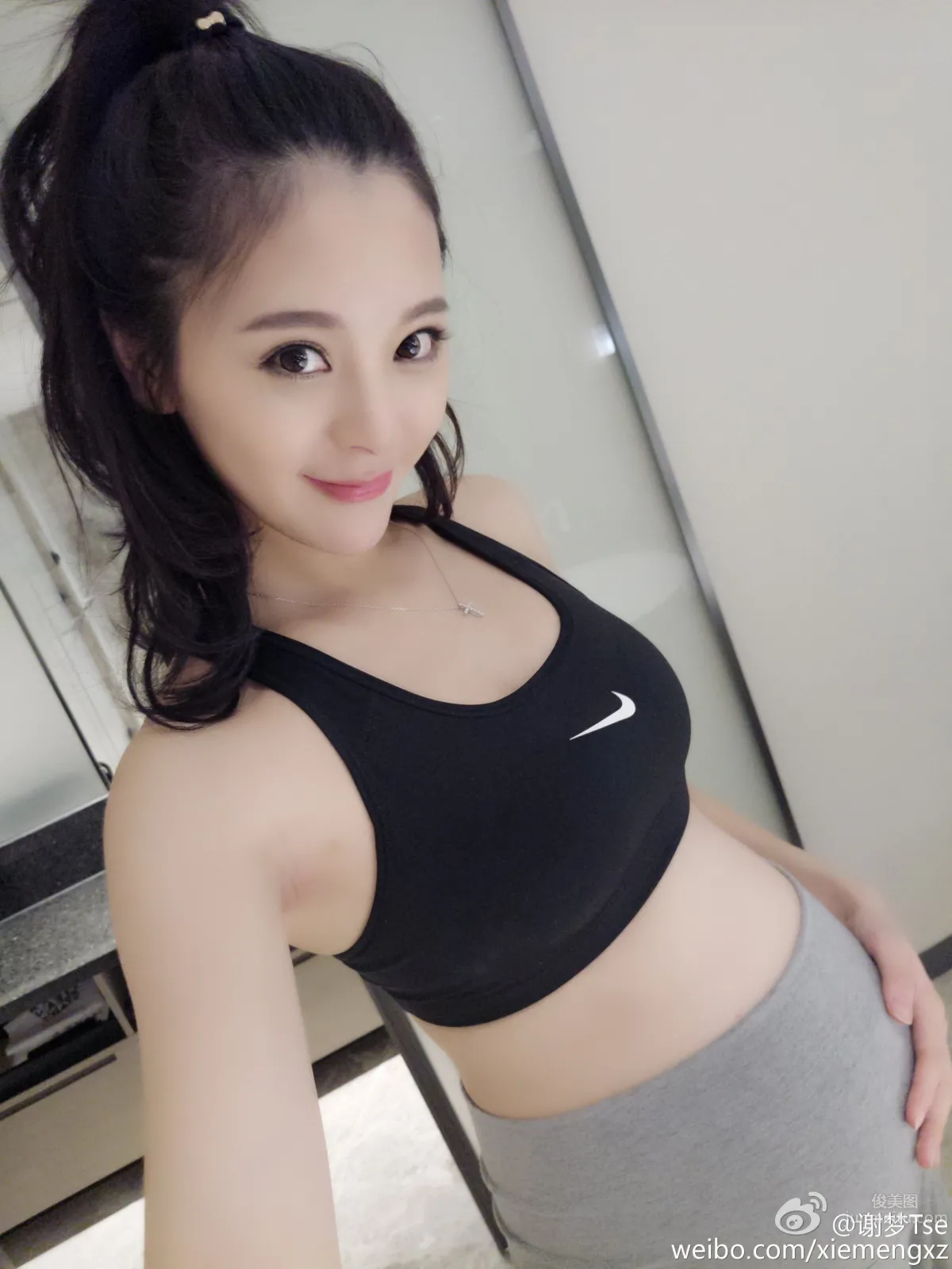 謝夢Tse(謝夢)- 微博私房照 1