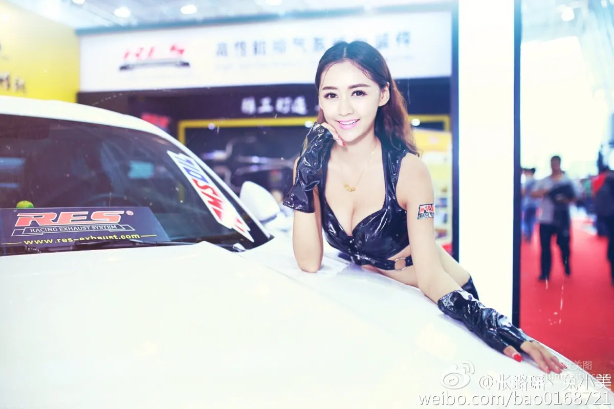 兔小美(張璐瑤)- 最美事業線的汽車模特 26