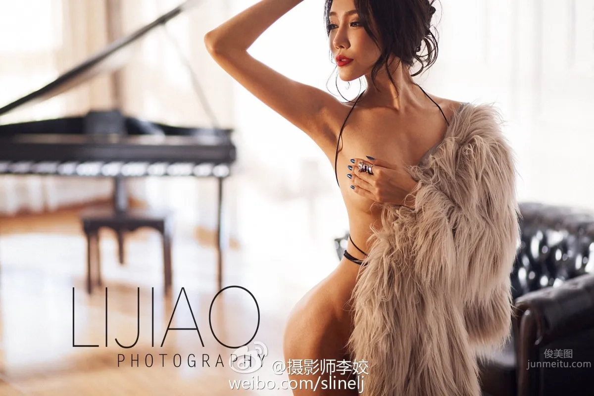 何亞萌SAVILA- 家居妩媚絕美寫真 14