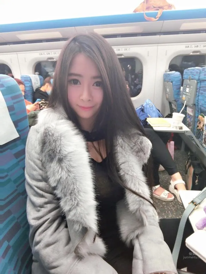 刘六宁- G奶正妹老板娘诱惑性感睡衣照_15