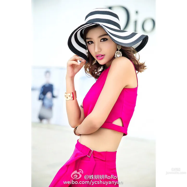 姝妍妍RoRo- 短发清纯又性感～_21