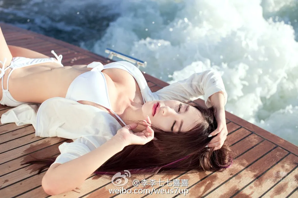 李七喜- 白色比基尼性感肆虐_4