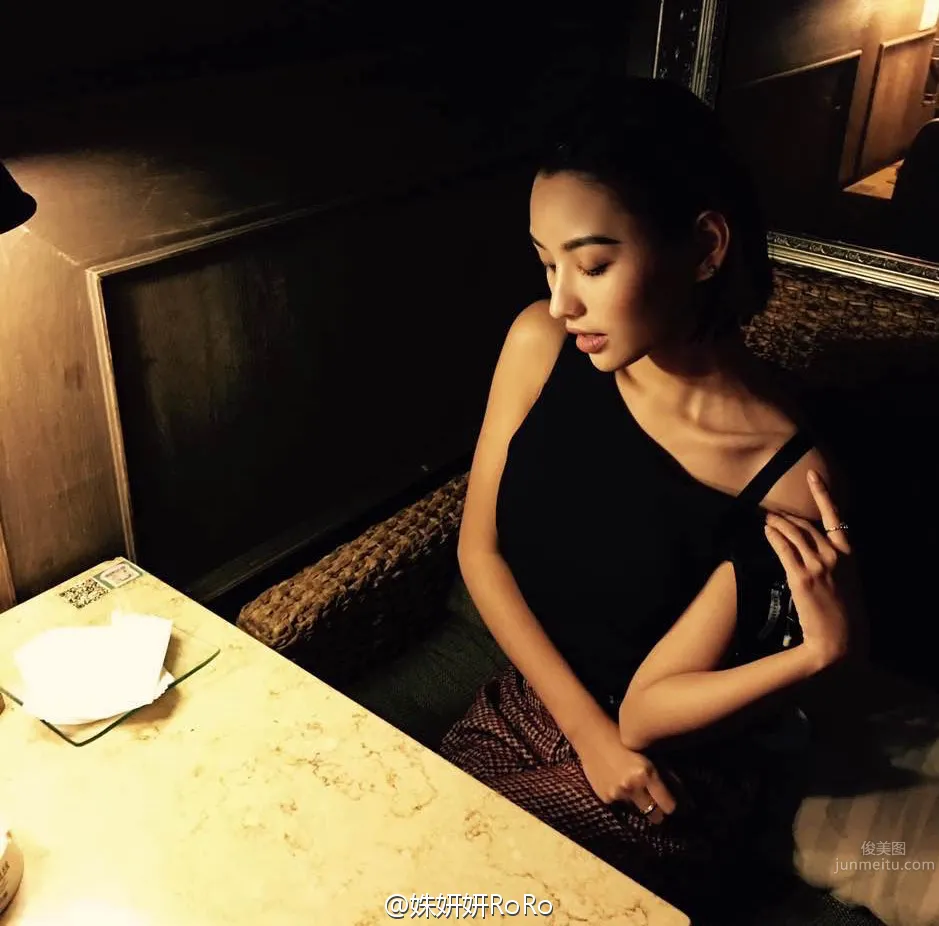 姝妍妍RoRo- 短发清纯又性感～_27