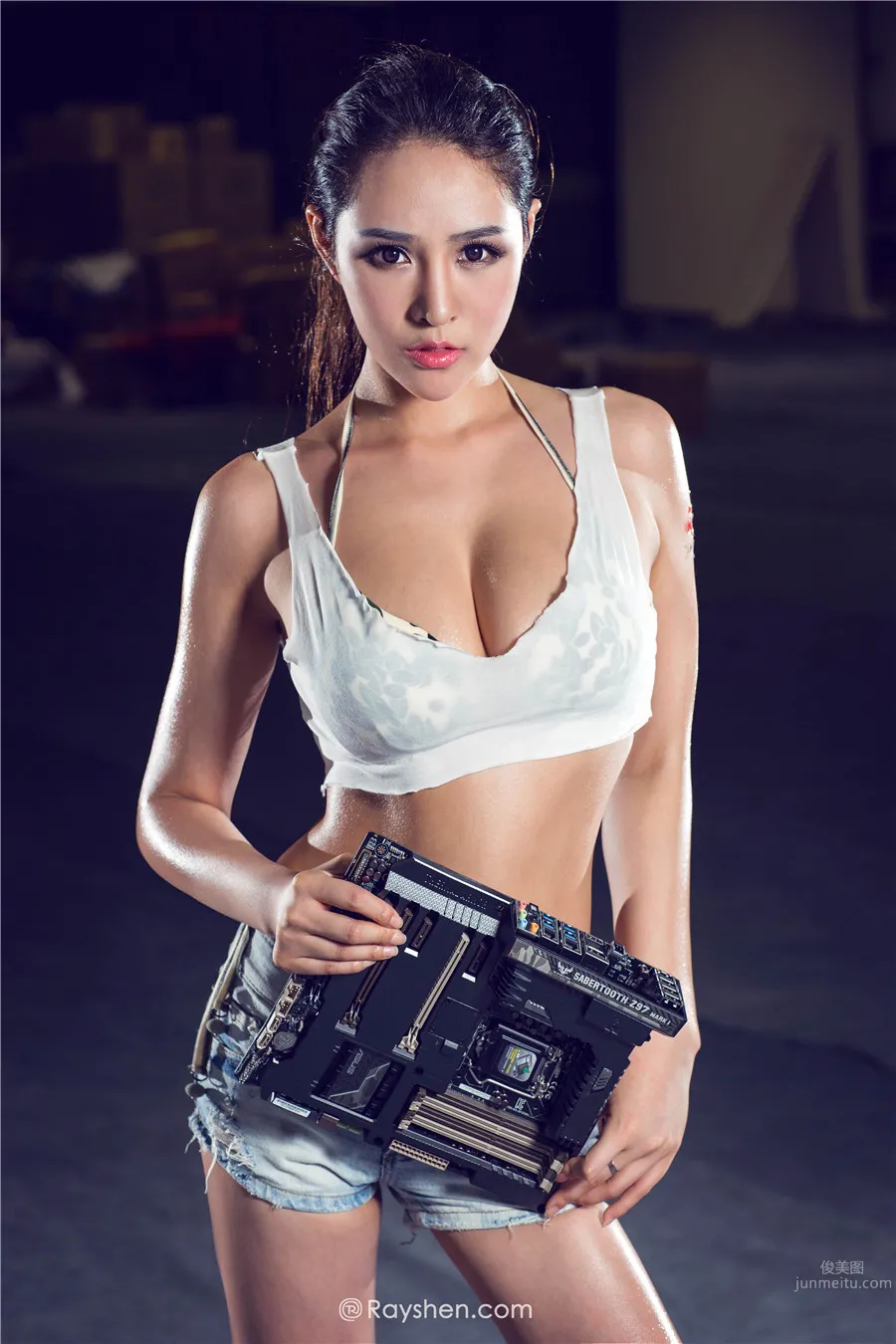 嚴妡雅- 性感美豔内衣誘惑 19