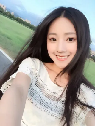 安婕希(陳奕安)- 空靈系清新正妹