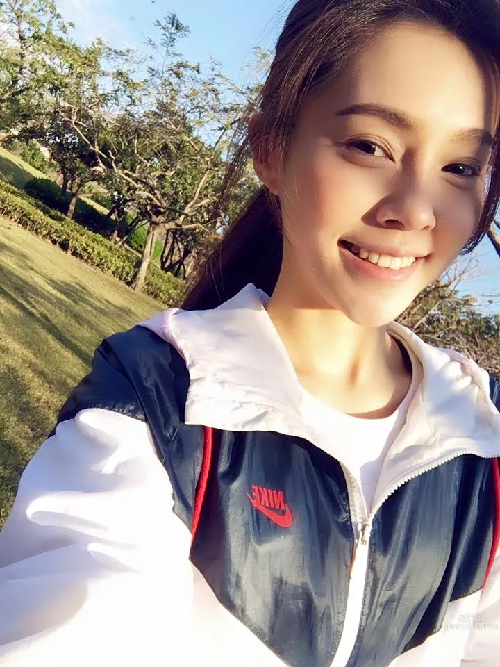 陳郁安YUAN- 美腿車模氣質出衆長腿吸睛 3