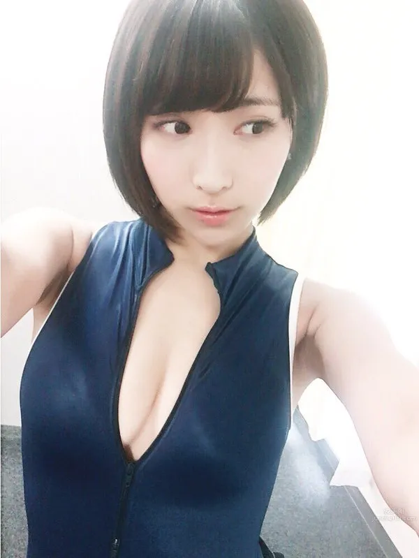 桐生美希- 短發美人私房照 18
