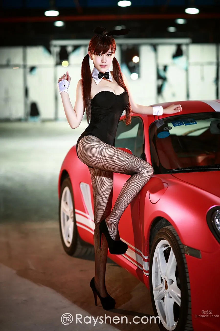 黄梓洁Nico- 兔女郎蕾丝超跑写真_0