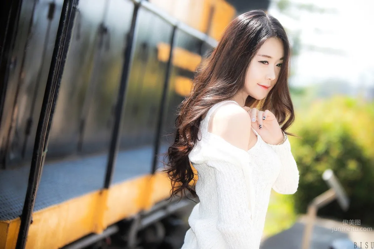 殷夏榮(은하영)- 南韓超贊車模外拍 2