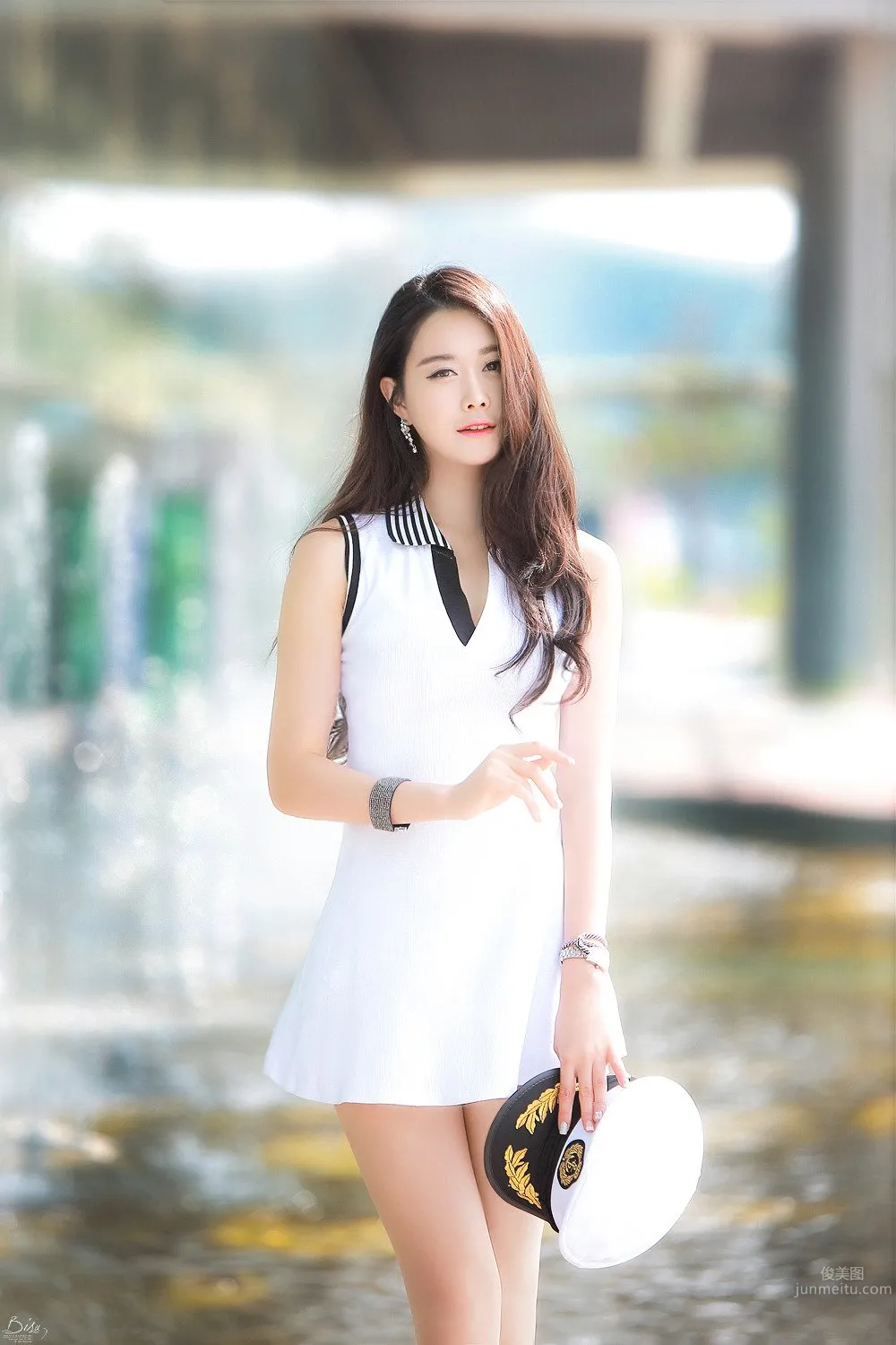 殷夏荣(은하영)- 南韩人气车模美腿写真_32