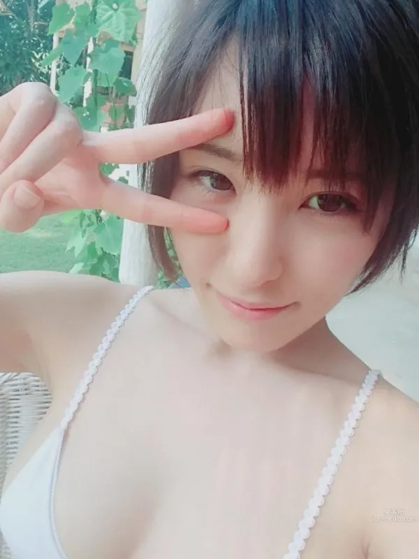朝比奈祐未- 靈氣短發Coser身材也棒 2