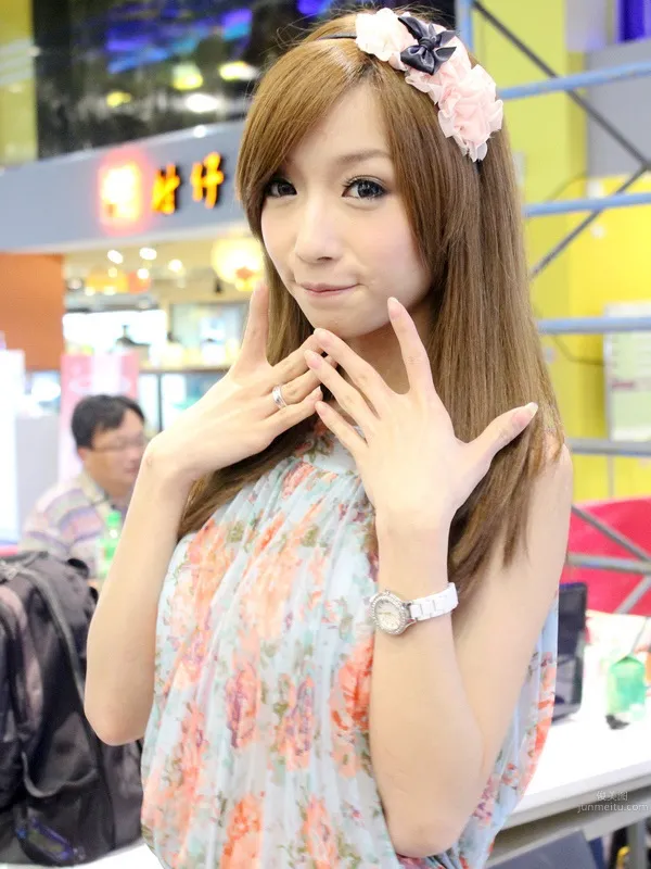 芳小如(古芳如)- 中印混血舉牌女郎 14