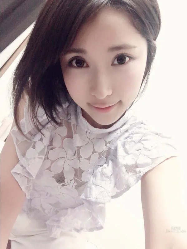 桐生美希- 短發美人私房照 4